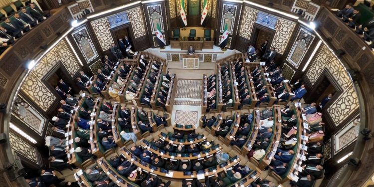 سليمان خليل: تعيينات البرلمان السوري تحامل على الديمقراطية والوحدة الوطنية