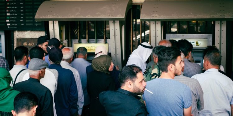 الاقتصاد السوري يئن بين وعود التعافي ومركزية القرار