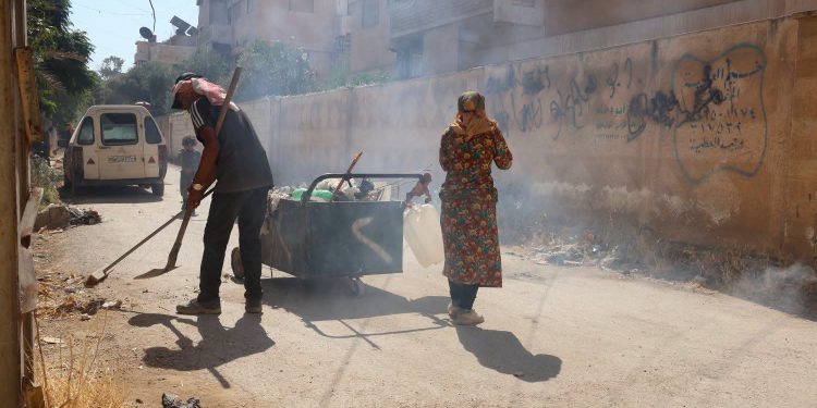 رغم نقص المحروقات والأعطال… بلدية الحسكة تكثّف جهودها لتحسين واقع النظافة