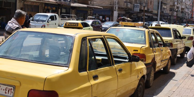 أزمة الوقود في الجزيرة تُرهق السائقين وتضاعف تكاليف النقل