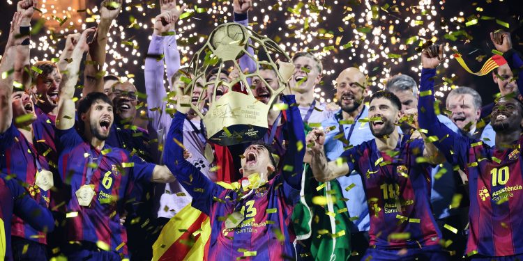 برشلونة يهيمن على جوائز الموسم في الدوري الإسباني