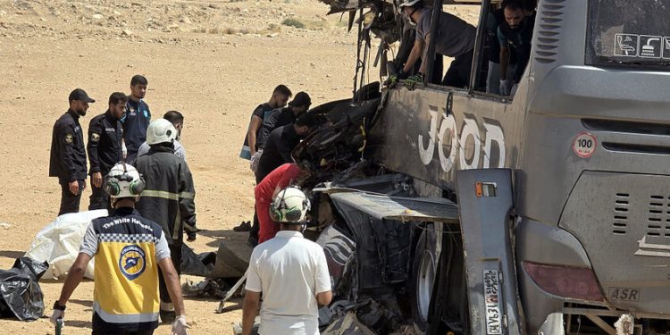 الأندية الرياضية السوريّة تتضامن مع ضحايا حادث طريق دير الزور ـ دمشق